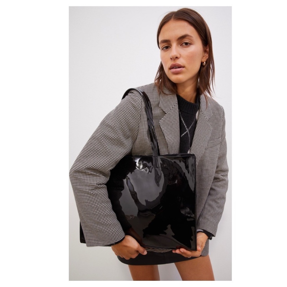 ♠️ NWOT H&M Large Black Patent Shopper Tote ♠️